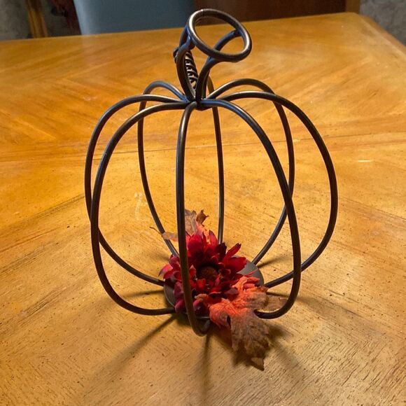 Thanksgiving/Fall  Centerpiece‎ - Picture 2 of 12